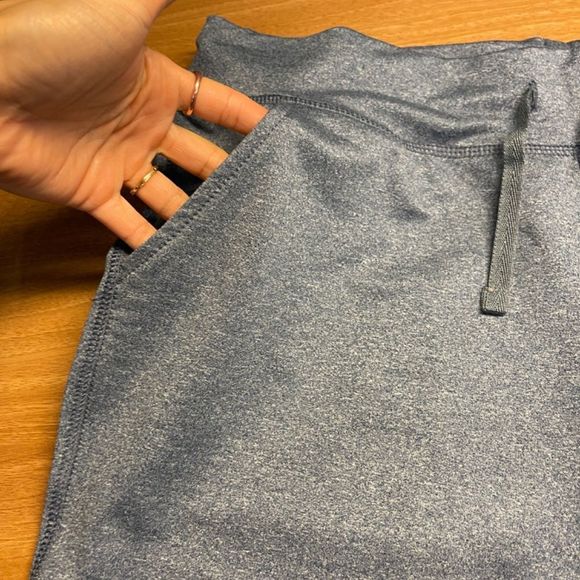 Women’s Emily B athletic shorts size M - Picture 7 of 7